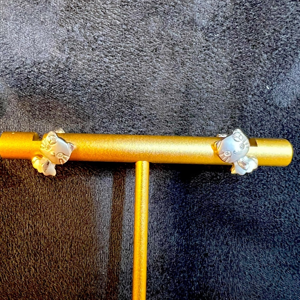 Hello kitty white gold earrings